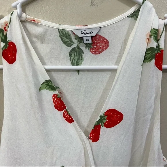 Rails Madison Wrap Dress Strawberry print - Picture 4 of 11